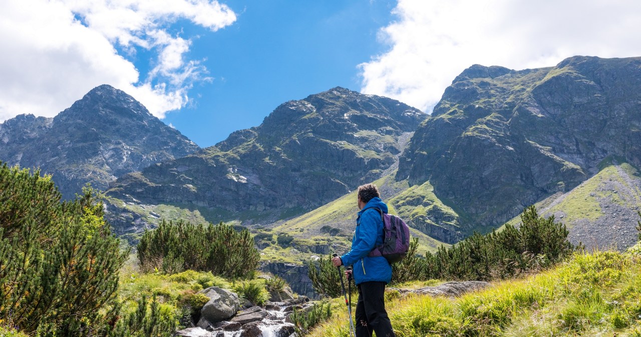 Krajowi turyści nie rezygnują z wakacyjnych wyjazdów w Tatry, ale z zagranicy rezerwacji praktycznie nie ma /123RF/PICSEL