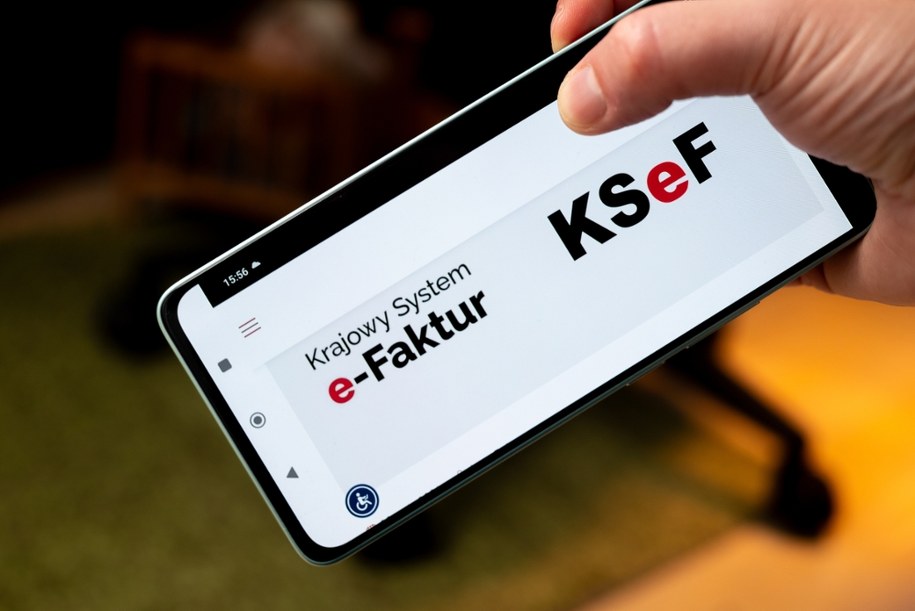 Krajowy System e-Faktur (KSeF) ma ruszyć 1 lutego /Shutterstock