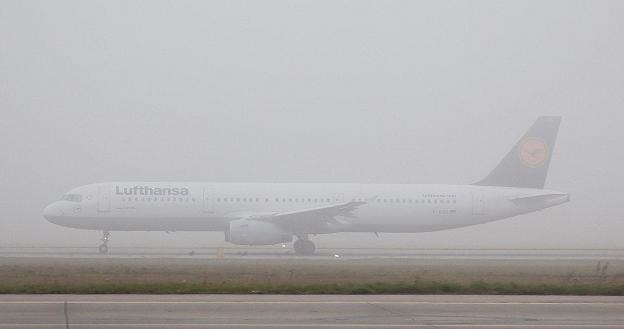 Kraków Airport z certyfikatorem LVTO. Fot. Tadeusz Brodalka Kraków Airport /