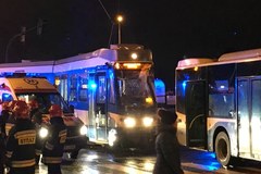 Kraków: Autobus zderzył się z tramwajem. 7 poszkodowanych w szpitalu