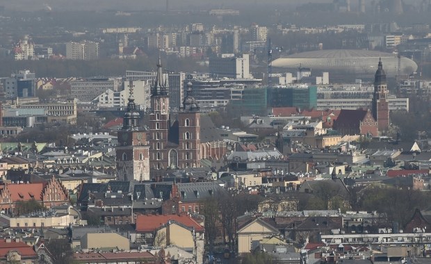 Kraków: Dron miał poszukiwać źródeł zanieczyszczeń powietrza. Rozbił się