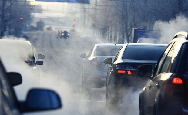 Kraków: Drugi poziom zagrożenia zanieczyszczeniem powietrza