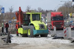 Kraków: Dzień po zbudowaniu drogi, czas na jej remont