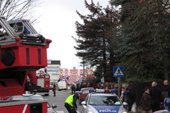 Kraków: Ewakuacja przychodni, bo popękały ściany