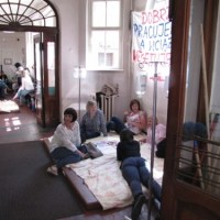 Ośmiu pracowników szpitala psychiatrycznego w Krakowie prowadzi protest głodowy