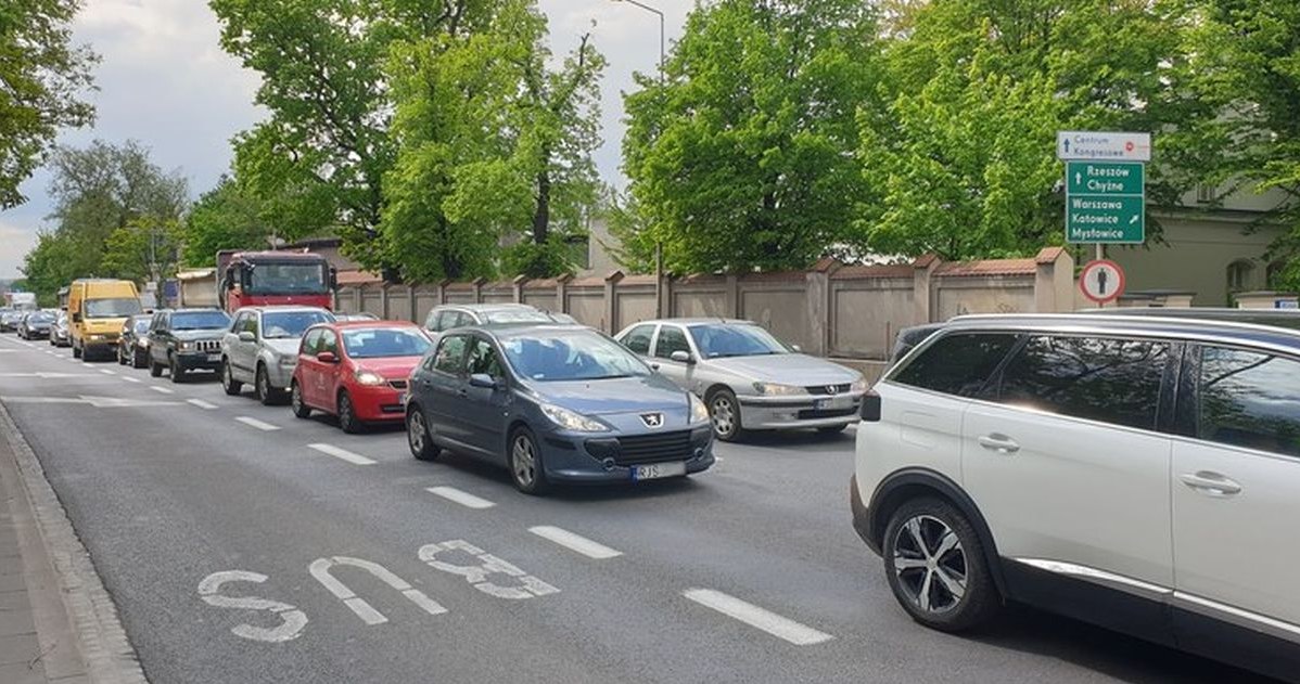 Kraków już od wielu lat walczy z kierowcami /INTERIA.PL