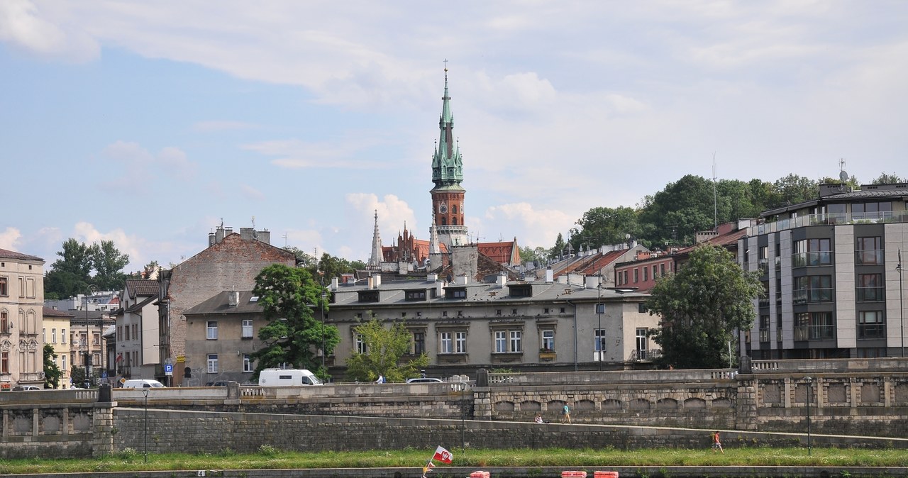 Kraków każdego roku przyciąga tłumy turystów z całego świata. Atrakcji tutaj nie brakuje. /East News