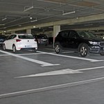 Kraków ma dość dużych samochodów? Miejski parking wyklucza większość SUV-ów