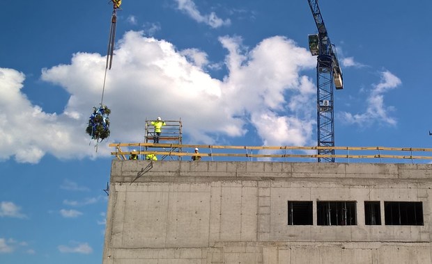 Kraków: Na budowie nowego Szpitala Uniwersyteckiego zawisła wiecha