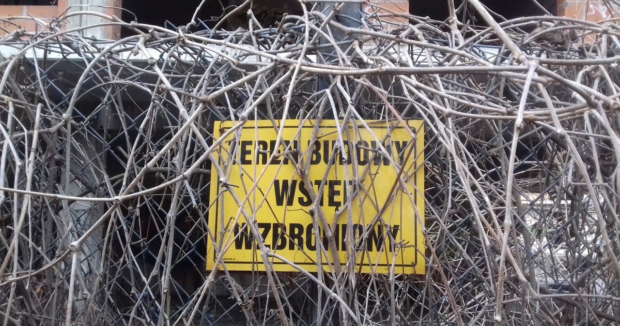 Kraków: Niezabezpieczony pustostan przy ul Twardowskiego
