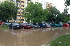 Kraków po ulewie. W nocy wylał niewielki potok 