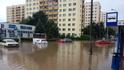 Kraków po ulewie. W nocy wylał niewielki potok 