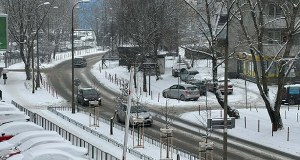 Kraków pod śniegiem. Ogromne utrudnienia i kłopoty na drogach