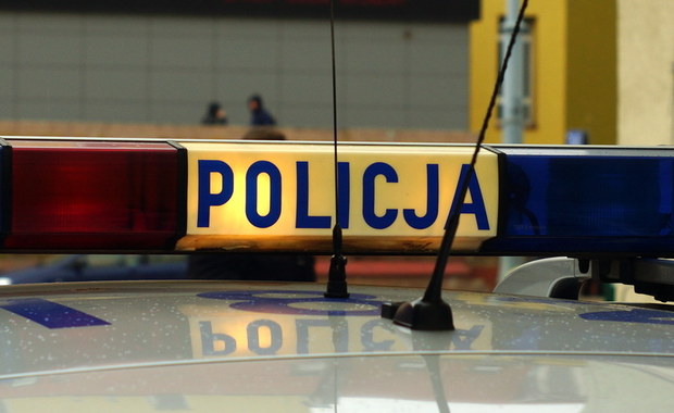Kraków: Policja szuka sprawców, którzy ostrym narzędziem ranili mężczyznę