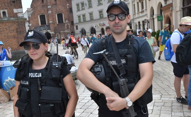 Kraków: Policjanci zatrzymali na Rynku Głównym uzbrojonego ochroniarza prezydenta Panamy
