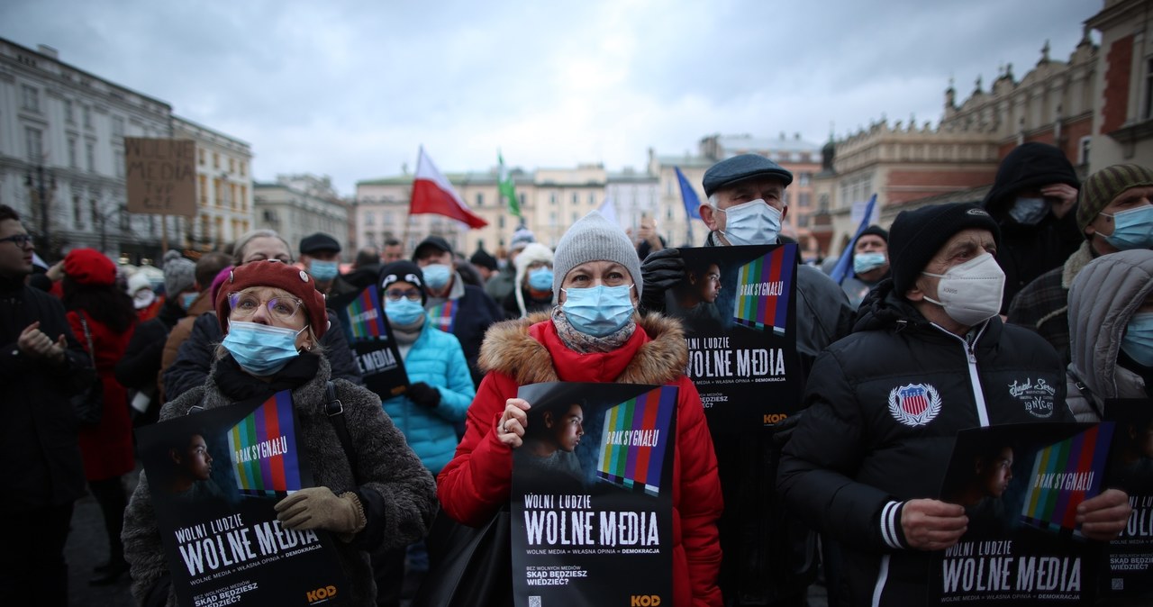 Kraków: Protest przeciwko "lex TVN" 