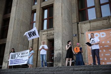 Kraków: Protest przed Muzeum Narodowym. Krytykowali szkolnictwo