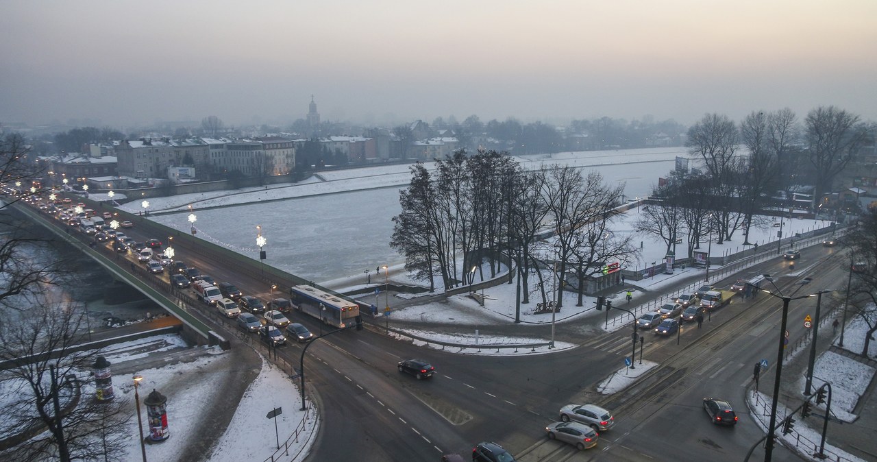 Kraków.  Smog nad miastem /Fot. Beata Zawrzel /Reporter