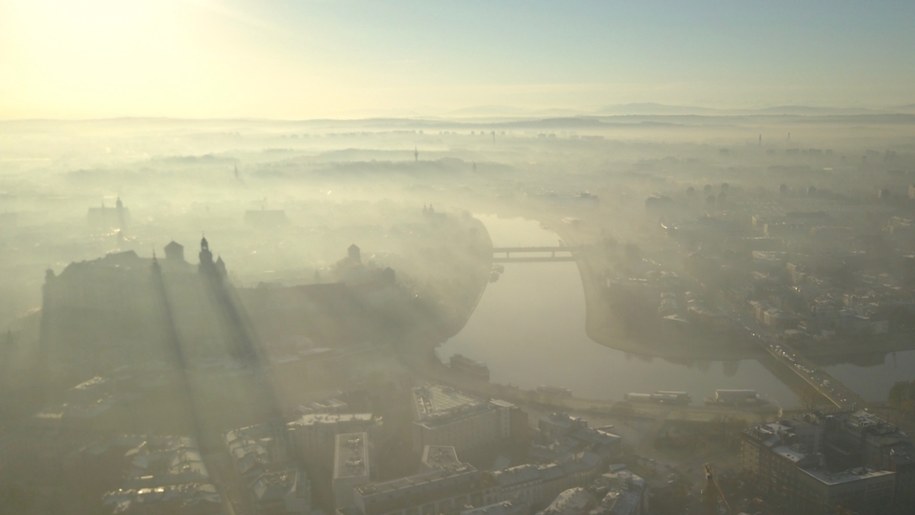 Kraków spowity smogiem /Tomasz Wełna /