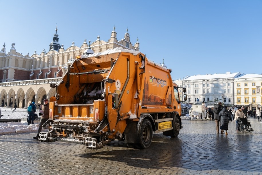 Kraków szykuje podwyżkę opłat za śmieci /Shutterstock
