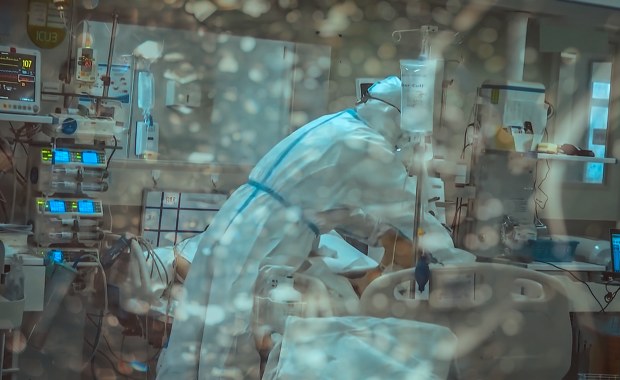 Kraków: Trudna sytuacja pacjentów niecovidowych. Brakuje miejsc w szpitalach