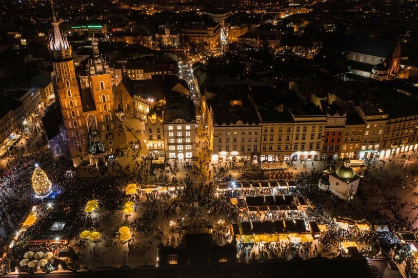 Kraków w czołówce rankingu CNN. Jarmark świąteczny jednym z najlepszych na świecie /Jan Graczynski/East News /East News