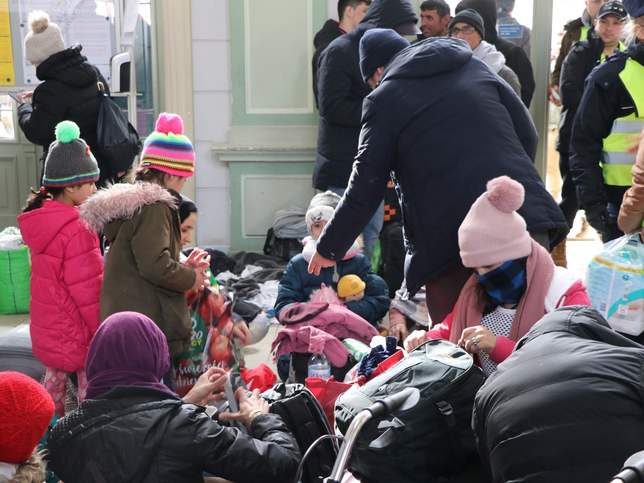 Kraków: Większość żywności dla uchodźców rozdana. Potrzebne kolejne dary!