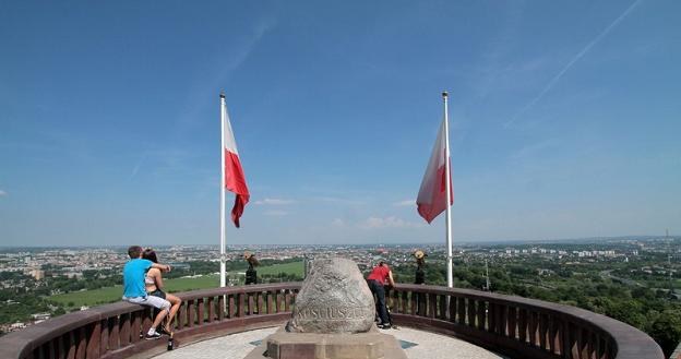 Kraków z Kopca Kościuszki, namiętnie odwiedzanego przez zakochanych. Fot. A. Kaczmarz "Dziennik P." /Reporter