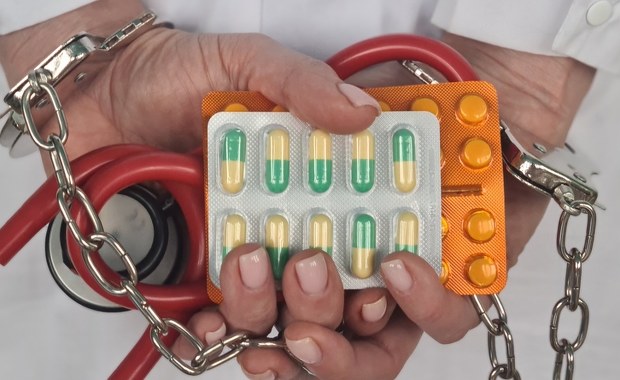 Kraków: Zatrzymano hakera. Dane i fałszywe recepty na opioidy w obiegu