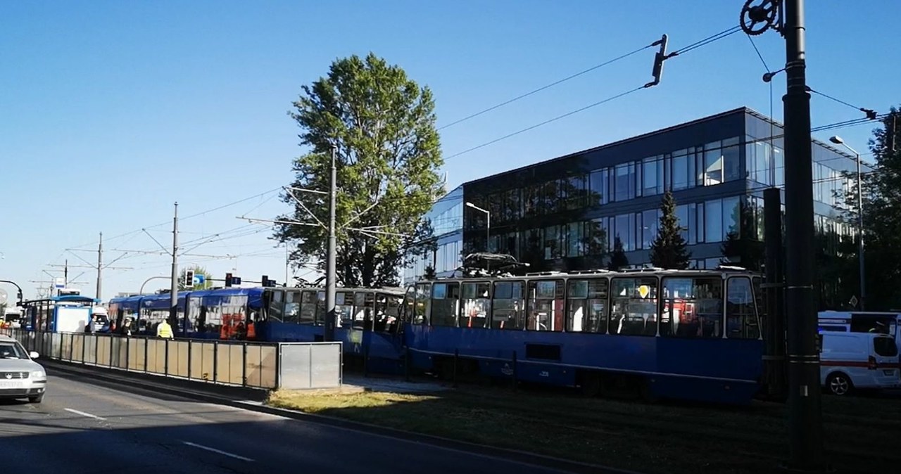 Kraków: Zderzenie dwóch tramwajów. Kilkanaście osób rannych