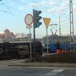 Kraków: Zderzenie karetki i autobusu na Rondzie Grunwaldzkim