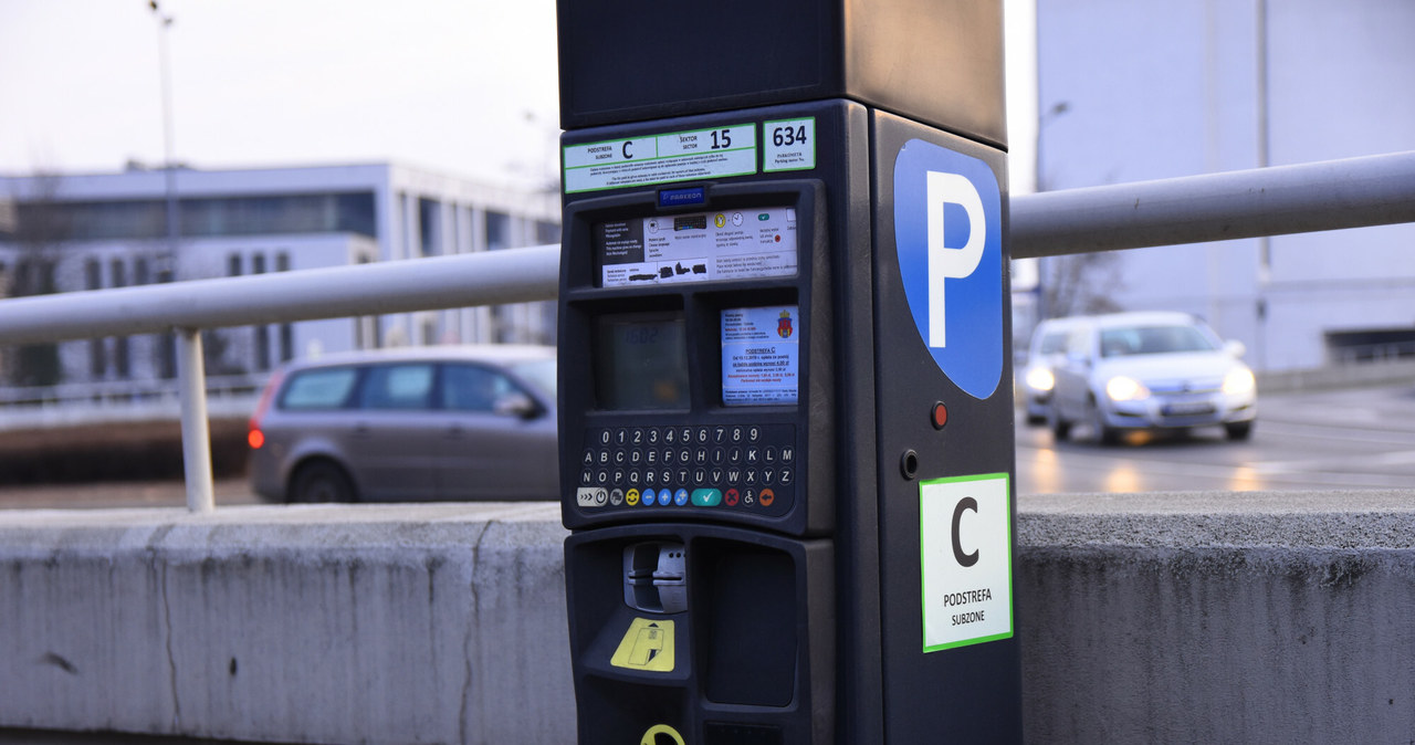 Krakowscy kierowcy nie powinni korzystać z kodów QR na parkomatach. To oszustwo. /Jacek Boron/REPORTER /East News