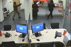 Krakowska policja poszukuje pary, która napadła na bank