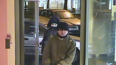 Krakowska policja poszukuje pary, która napadła na bank