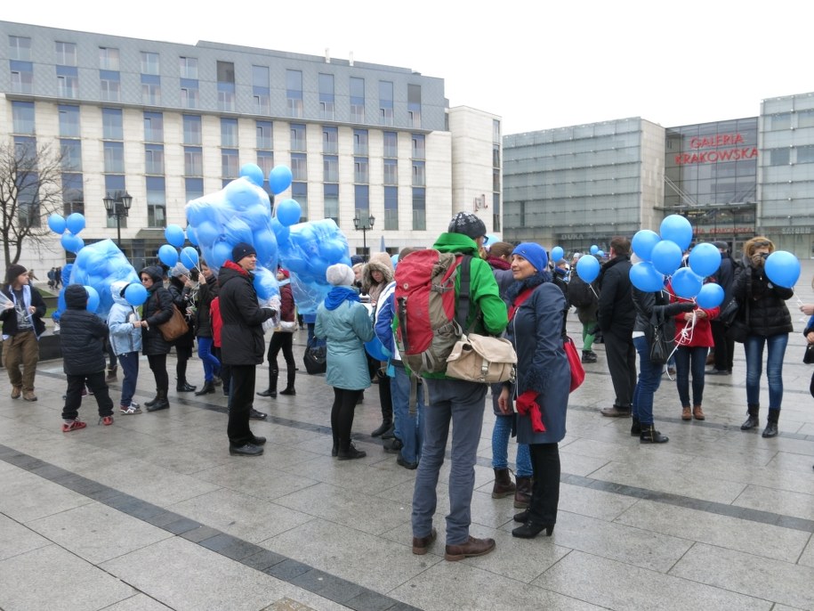 Krakowski happening zorganizowany przy okazji 2 kwietnia. /Jacek Skóra /RMF FM