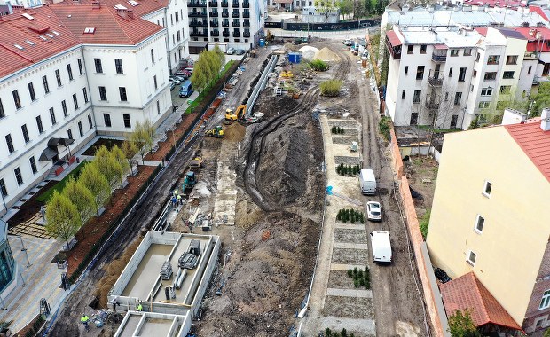 Krakowski Park Szymborskiej coraz bliżej ukończenia. Odkryte ruiny zostaną zasypane [ZDJĘCIA]