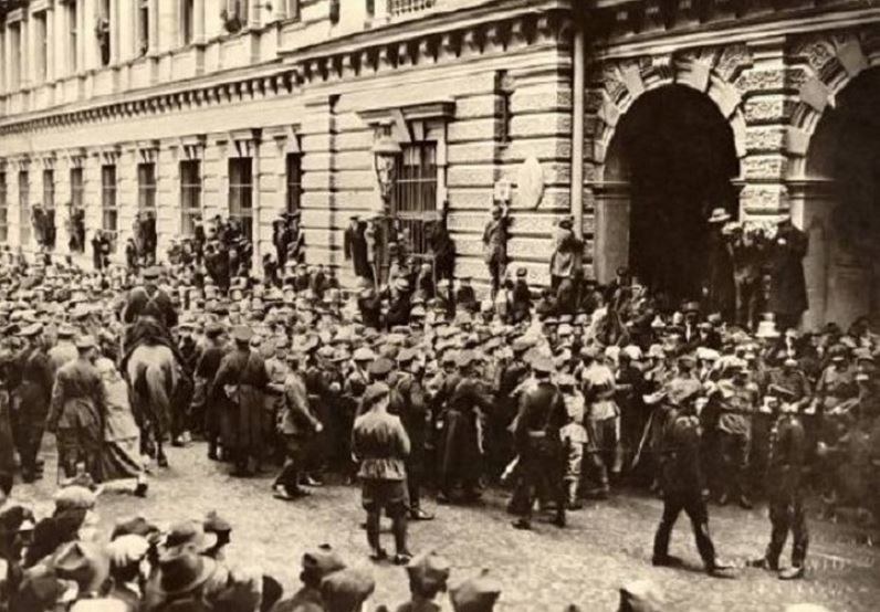 Krakowski strajk generalny został brutalnie spacyfikowany. Zginęło około 10 osób /Wikimedia Commons /domena publiczna