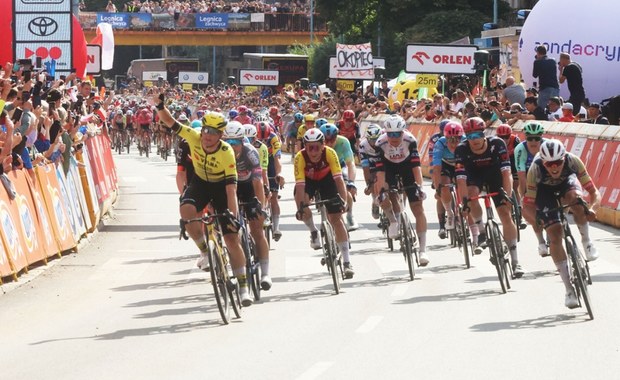 Kraksa na Tour de Pologne. Lider ma połamane żebra, co z jego występem?