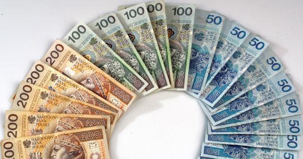 Kredytobiorcom spłacającym zadłużenie w złotych z pewnością nie służy wzrost stóp procentowych /&copy; Bauer