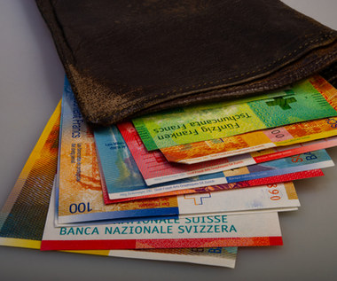 Kredyty we frankach: Koszt ugód z bankami szacowany na 30-57 mld zł