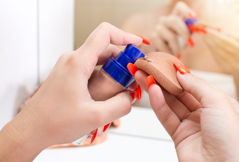 Krem BB to świetna alternatywa dla klasycznych fluidów na lato /123RF/PICSEL