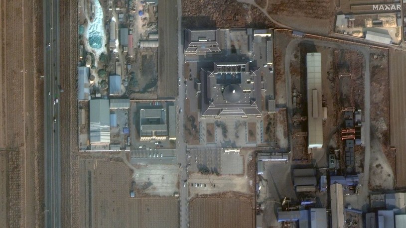 Krematorium w mieście Tangshan na zdjęciu satelitarnym z 2020 roku / zdjęcie MAXAR TECHNOLOGIES /domena publiczna