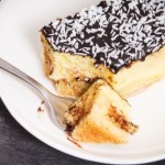 Kremowy, delikatny i puszysty. Ten jeden skałdnik dodają do sernika w najlepszych cukierniach 