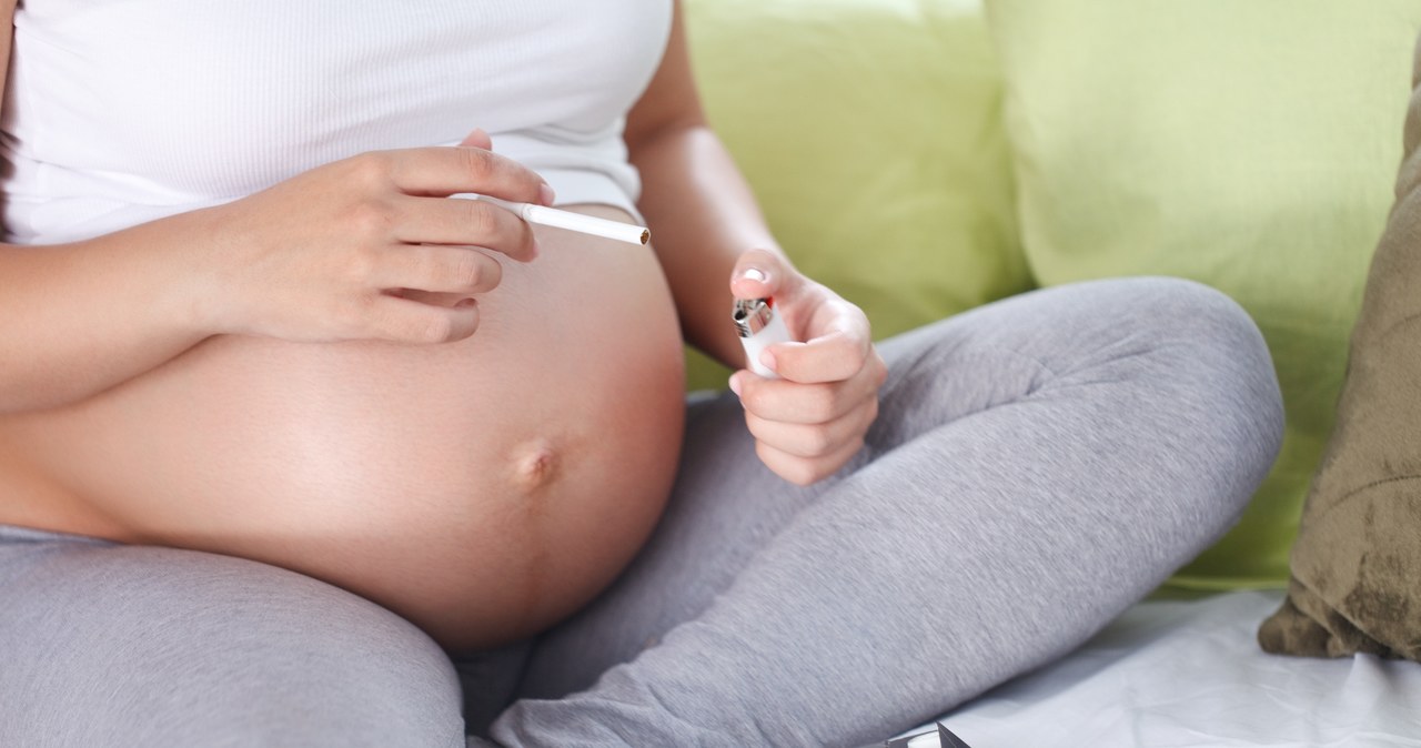 Krew może zawierać ślady ekspozycji na papierosy nie tylko z okresu po narodzinach, ale także ekspozycji prenatalnej /123RF/PICSEL