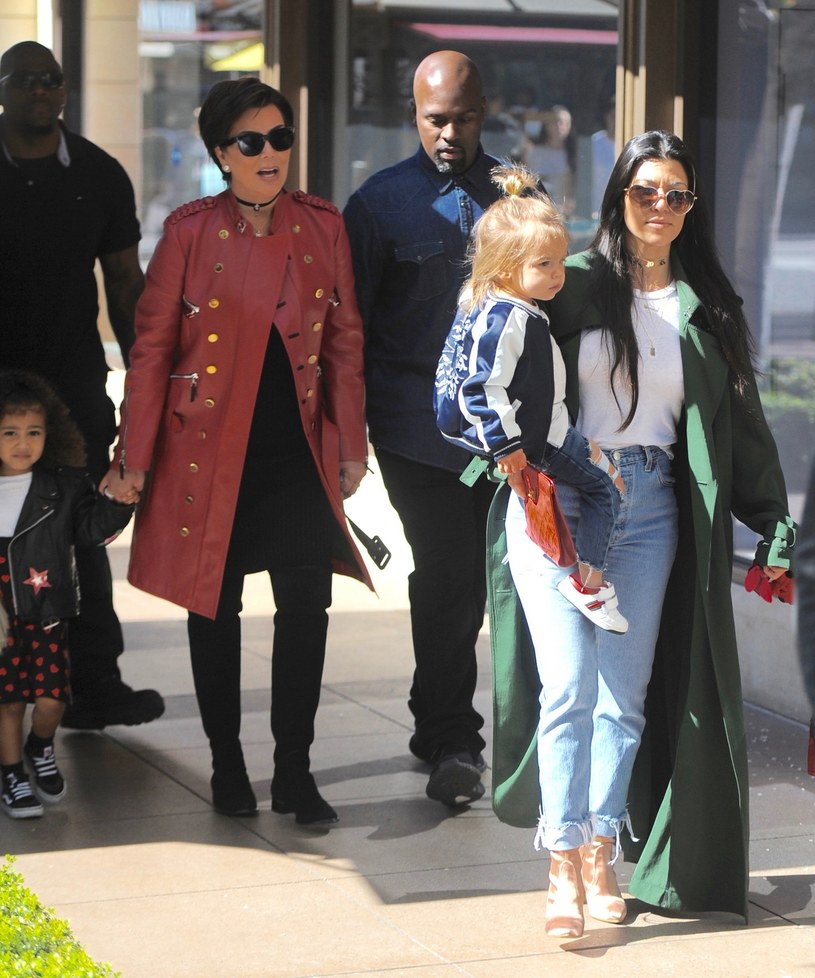 Kris Jenner z rodziną /Splash News /East News