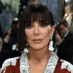 Kris Jenner zachwyca na Met Gali 2026. Kimono, bob i twarz, o której mówi cały świat