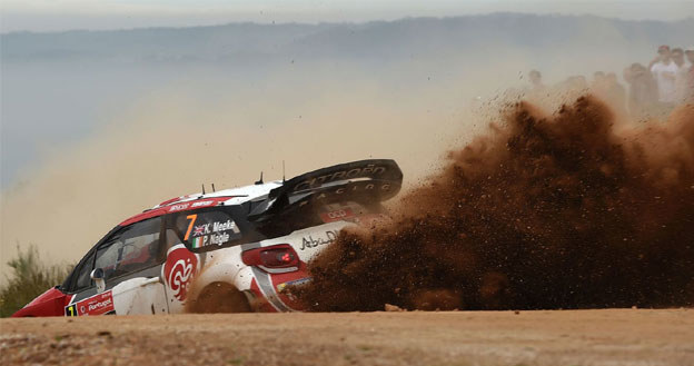 Kris Meeke podczas Rajdu Portugalii /AFP