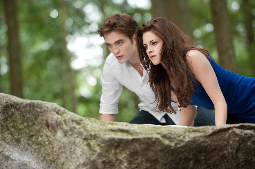 Kristen Stewart i Robert Pattinson w filmie "Saga Zmierzch: Przed świtem. Część 2" /materiały prasowe