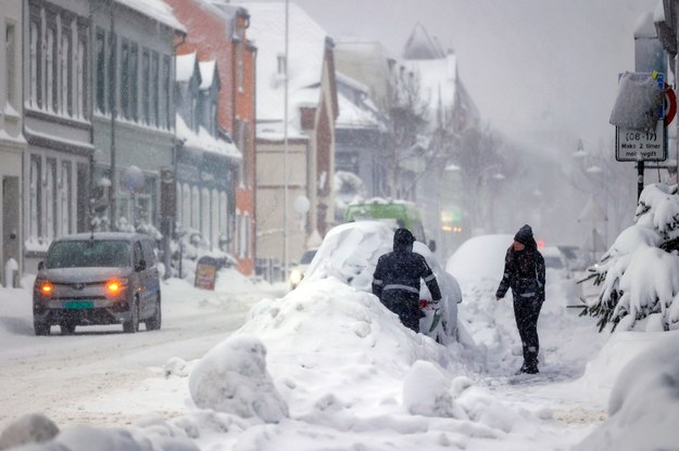 Kristiansand w Norwegii po obfitych opadach śniegu /TOR ERIK SCHRODER    /PAP/EPA