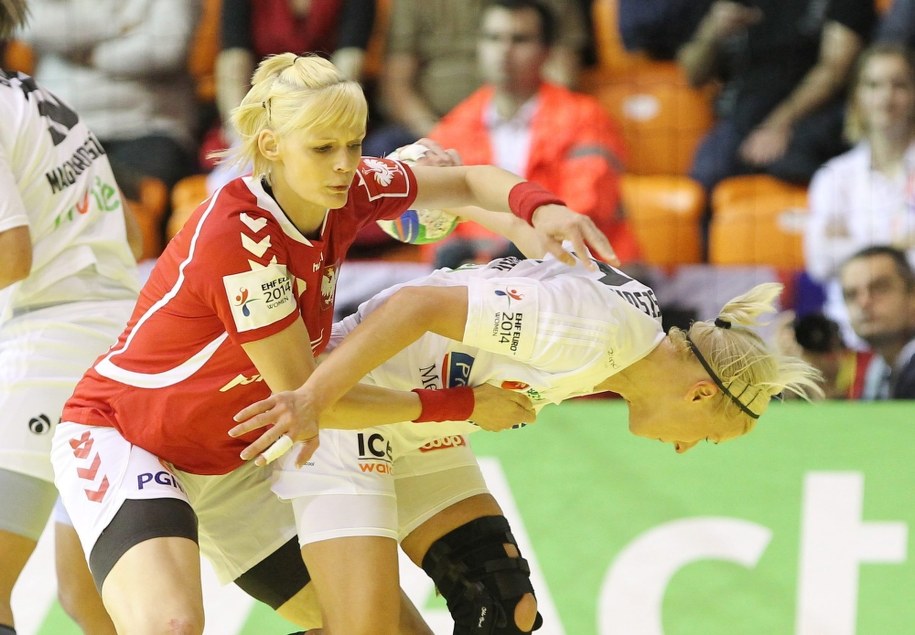 Krisztina Triscsuk (L) i Kinga Rzyb /Aniko Kovacs /PAP/EPA